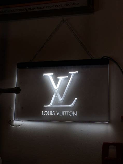 louis vuitton estampa|Louis Vuitton light up.